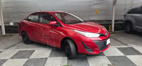 Toyota Yaris 5P 1.5L Core usado (2018) color Rojo precio $195,000