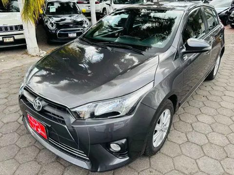 Toyota Yaris 5P 1.5L S usado (2017) color Gris precio $217,000