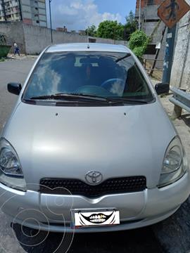Toyota Yaris 1.3L 5P Aut usado (2001) color Gris precio u$s3.200