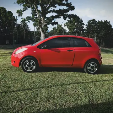 Toyota Yaris Sport 1.3L Aut usado (2008) color Rojo precio u$s10.500