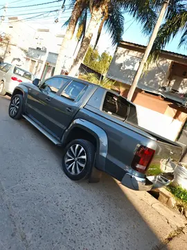 Volkswagen Amarok DC 4x4 Highline V6 Aut 258Cv usado (2023) color Azul Brillante financiado en cuotas(anticipo $3.500.000)