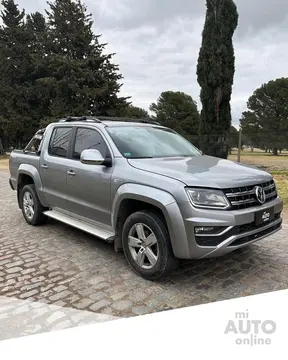 Volkswagen Amarok AMAROK 20TD 4X2 DC HIG.180HP   L17 usado (2023) color Gris precio $41.000.000