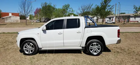 Volkswagen Amarok DC 4x2 Highline Pack (180Cv) Aut usado (2017) color Blanco Cristal precio $25.000.000