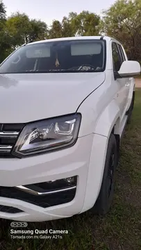 Volkswagen Amarok DC 4x2 Highline Pack (180Cv) Aut Cuero usado (2021) color Blanco precio $35.000.000