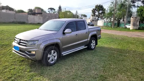 Volkswagen Amarok DC 4x4 Highline Pack (180Cv) Cuero usado (2016) color Gris precio $35.000.000