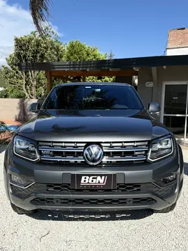 Volkswagen Amarok DC 4x4 Highline V6 Aut 258Cv usado (2023) color Gris Indio precio $51.900.000