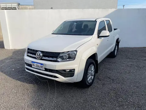 Volkswagen Amarok AMAROK 20TD 4X2 DC COM 180HP   L17 usado (2022) color Blanco precio $31.900.000