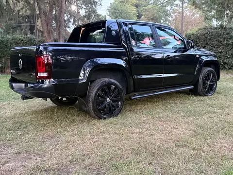 Volkswagen Amarok DC 4x4 Black Style V6 Aut 258Cv usado (2022) color Negro financiado en cuotas(anticipo $5.000.000)