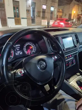 Volkswagen Amarok AMAROK 20TD 4X2 DC COM 180HP   L17 usado (2018) color Gris precio $34.000.000
