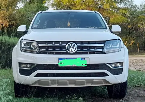 Volkswagen Amarok DC 4x2 Highline Pack (180Cv) Aut Cuero usado (2021) color Blanco precio $35.000.000