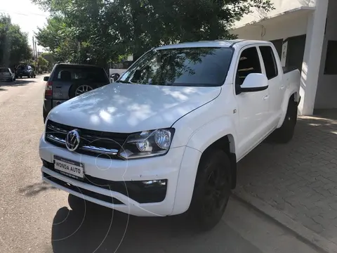 Volkswagen Amarok AMAROK 20TD 4X2 DC COM 180HP A L17 usado (2021) color Blanco precio $34.500.000