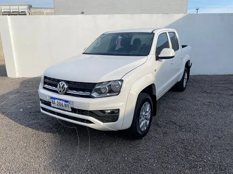 Volkswagen Amarok AMAROK 20TD 4X2 DC COM 180HP   L17 usado (2022) color Blanco precio $34.500.000