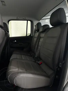 Volkswagen Amarok DC 4x2 Highline Aut usado (2023) color Gris Oscuro financiado en cuotas(anticipo $7.000.000)
