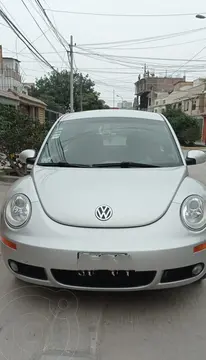 Volkswagen Beetle 2.0L GLS usado (2011) color Plata precio u$s9,000
