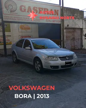 Volkswagen Bora 2.0 Trendline Tiptronic usado (2013) color Gris Platinium precio $13.500.000