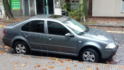 Volkswagen Bora 2.0 Trendline Tiptronic usado (2014) color Gris precio u$s11.000