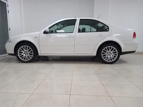 Volkswagen Bora 1.8 T Highline usado (2014) color Blanco precio u$s21.000