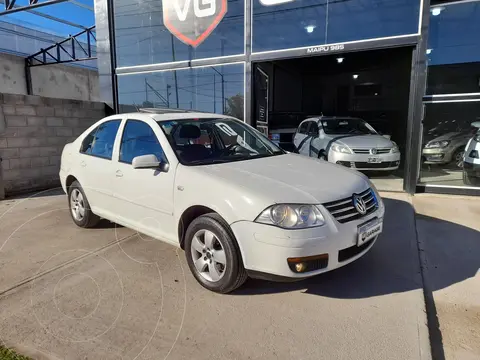 Volkswagen Bora 2.0 Trendline Tiptronic usado (2014) color Blanco Candy precio $15.000.000