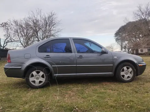 Volkswagen Bora 1.9 TDi Comfortline usado (2005) color Gris precio $8.500.000