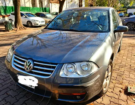Volkswagen Bora 2.0 Trendline usado (2011) color Gris Oscuro precio u$s8.000