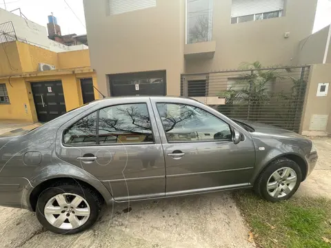 Volkswagen Bora 2.0 Comfortline usado (2015) color Gris precio $12.800.000