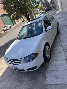 Volkswagen Bora 1.8 T Highline usado (2014) color Blanco precio u$s11.950