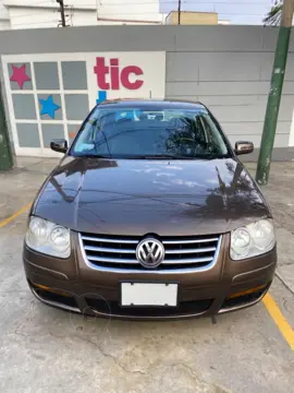 Volkswagen Bora Trendline 2.0L usado (2014) color Marron precio u$s8,500