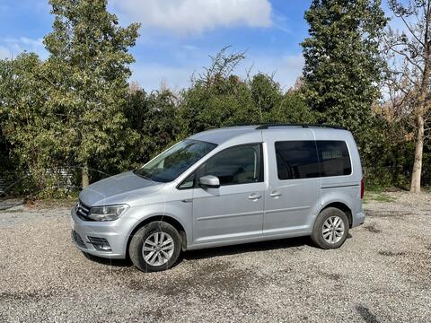 foto Volkswagen Caddy Kombi 1.6L TDI Comfortline usado (2017) color Gris precio $11.500.000