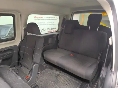 Volkswagen Caddy Maxi usado (2019) color Plata precio $425,100
