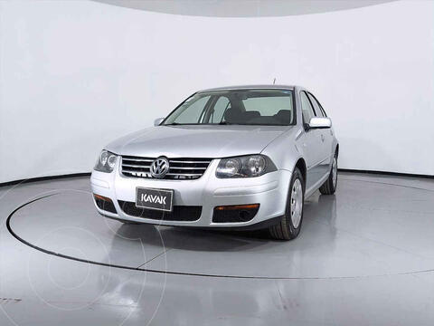 Volkswagen Clasico CL Seguridad usado (2015) color Plata precio $180,999
