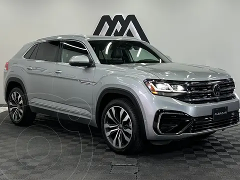 Volkswagen Cross Sport R-Line usado (2022) color plateado precio $649,999