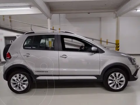 Volkswagen CrossFox Highline usado (2016) color Plata precio u$s13.000