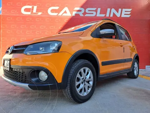 Volkswagen CrossFox 1.6L usado (2015) color Naranja Electrico financiado en mensualidades(enganche $57,250)