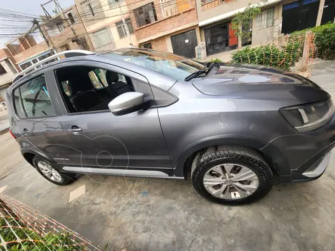 Volkswagen Crossfox 1.6L Highline usado (2017) color Gris Platino precio u$s11,500