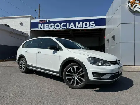 Volkswagen CrossGolf 1.4L usado (2017) color Blanco precio $215,000