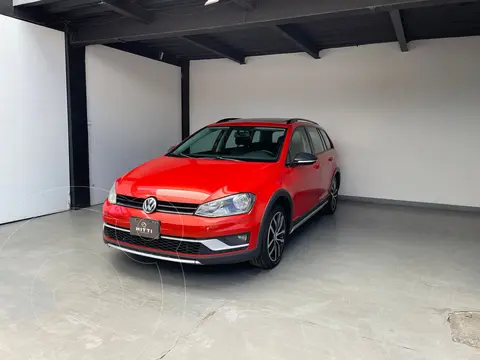 Volkswagen CrossGolf 1.4L usado (2017) color Naranja precio $279,000