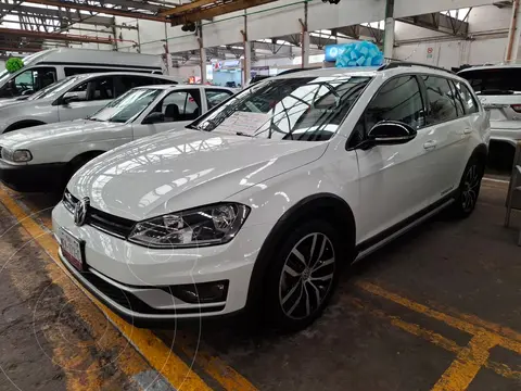 Volkswagen CrossGolf 1.4L usado (2017) color Blanco financiado en mensualidades(enganche $70,000 mensualidades desde $6,300)