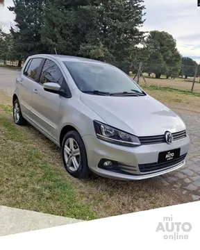 Volkswagen Fox FOX 1.6 5 P. COMFORTLINE L/15 usado (2016) color Gris precio $17.500.000