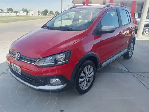Volkswagen Fox FOX 1.6 CROSSFOX COMFORTLINE  L/10 usado (2015) color Rojo precio $9.500.000