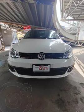Volkswagen Gol Sedan GL usado (2018) color Blanco financiado en mensualidades(enganche $39,000)