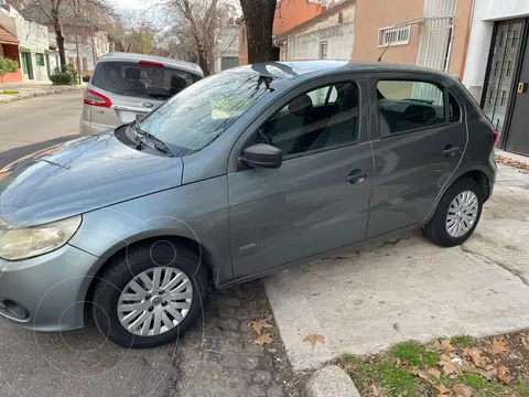Volkswagen Gol Trend 5P Pack I usado (2011) color Gris financiado en cuotas(anticipo $4.500.000 cuotas desde $420.000)