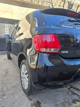 Volkswagen Gol Trend 3P Trendline usado (2015) color Negro financiado en cuotas(anticipo $7.000.000 cuotas desde $500.000)