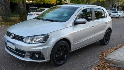 Volkswagen Gol Trend 5P Highline usado (2017) color Gris Cuarzo precio $18.000.000
