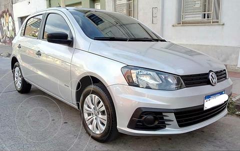 foto Volkswagen Gol Trend 5P Comfortline usado (2018) color Gris precio $1.300.000