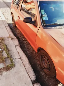 foto Volkswagen Gol 5P 1.6 Comfortline usado (1999) color Naranja precio u$s3.050