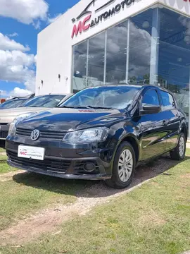 Volkswagen Golf GOL 1.6 3 P TREND L/13 usado (2017) color Negro precio $13.500.000