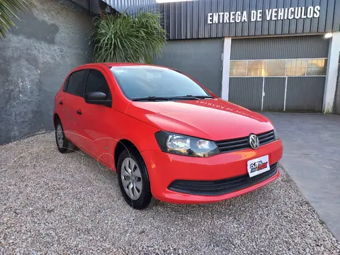 Volkswagen Golf GOL 1.6 5 P TREND usado (2015) color Rojo precio $13.500.000