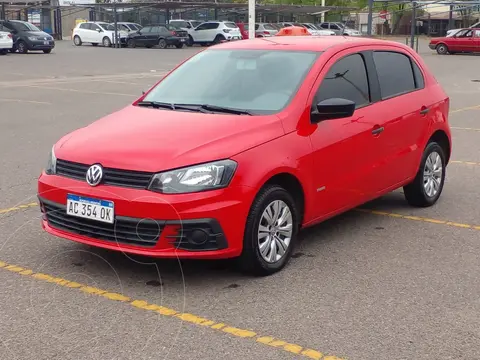 Volkswagen Golf GOL 1.6 5 P TREND L/17 usado (2018) color Rojo precio $15.500.000