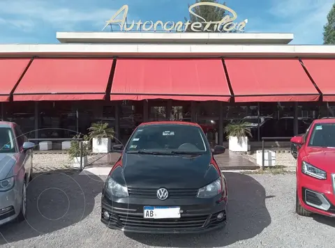 Volkswagen Golf GOL 1.6 5 P TREND L/17 COMFORT usado (2017) color Negro precio $17.500.000