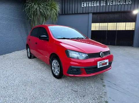 Volkswagen Golf GOL 1.6 5 P TREND usado (2017) color Rojo precio $15.800.000